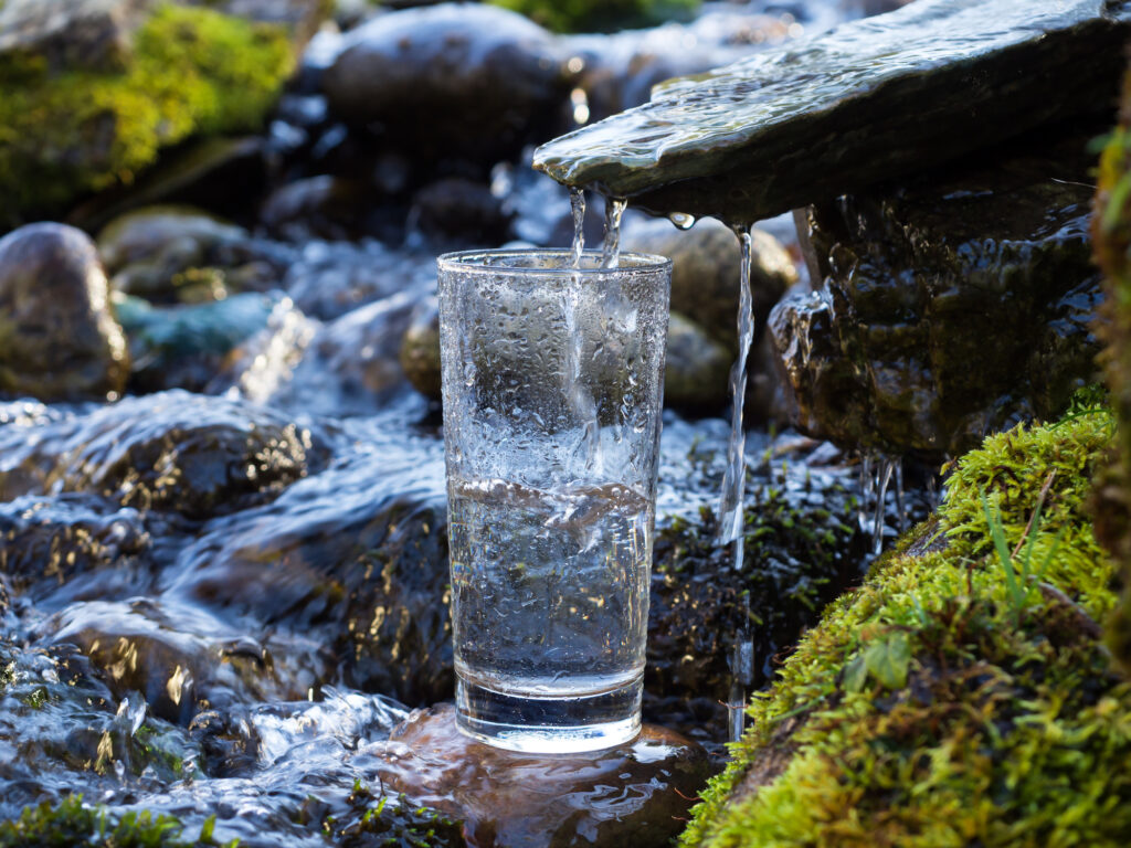 Abgestimmtes Wasser und die Kunst der achtsamen Flüssigkeitszufuhr